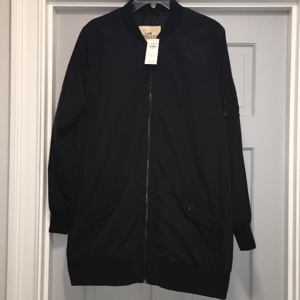 Holliser black bomber jacket